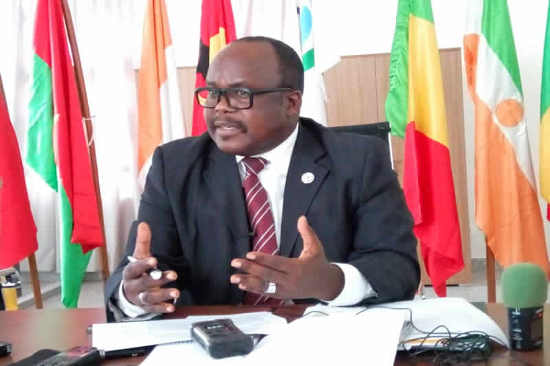 <br />
<b>Warning</b>:  Undefined variable $resourceTitle in <b>/data-plesk/vhost/switch-maker.net/iconography-uemoa.switch-maker.net/themes/ceswinstitut/view/omeka/site/media/show-custom.phtml</b> on line <b>79</b><br />
