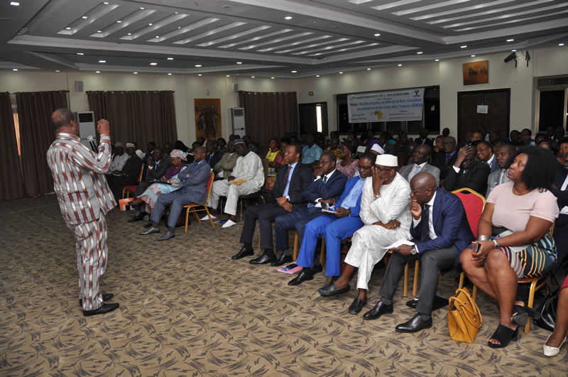 <br />
<b>Warning</b>:  Undefined variable $resourceTitle in <b>/data-plesk/vhost/switch-maker.net/iconography-uemoa.switch-maker.net/themes/ceswinstitut/view/omeka/site/media/show-custom.phtml</b> on line <b>79</b><br />
